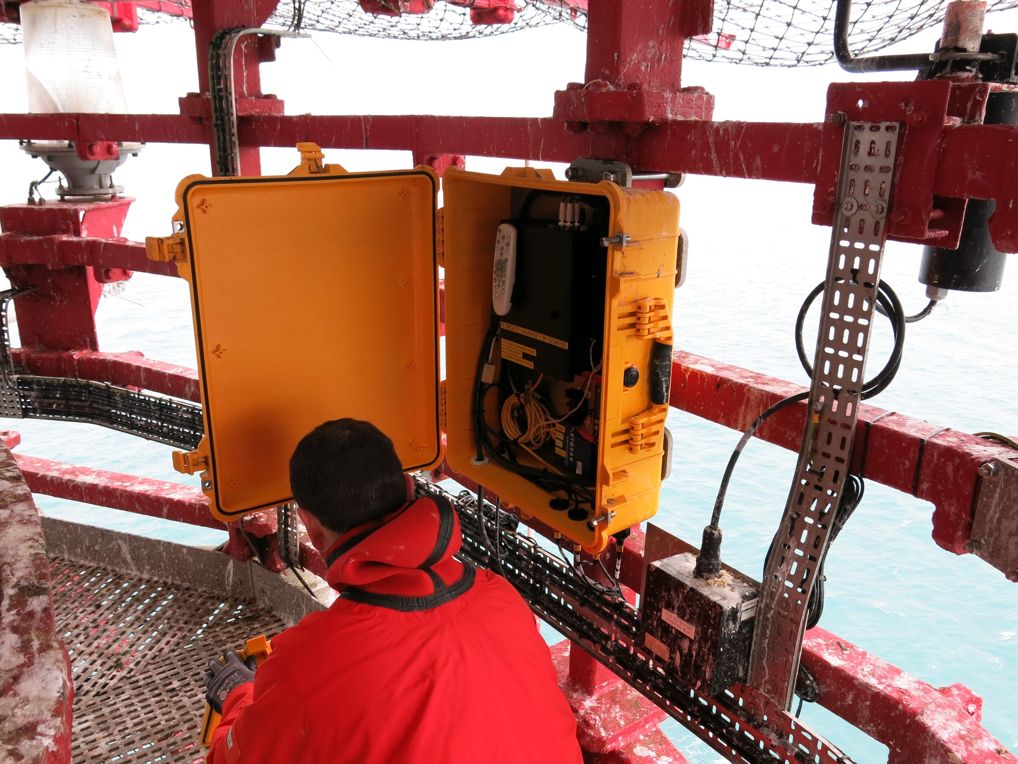 Eddystone wave loading image by Tony Tappjpg