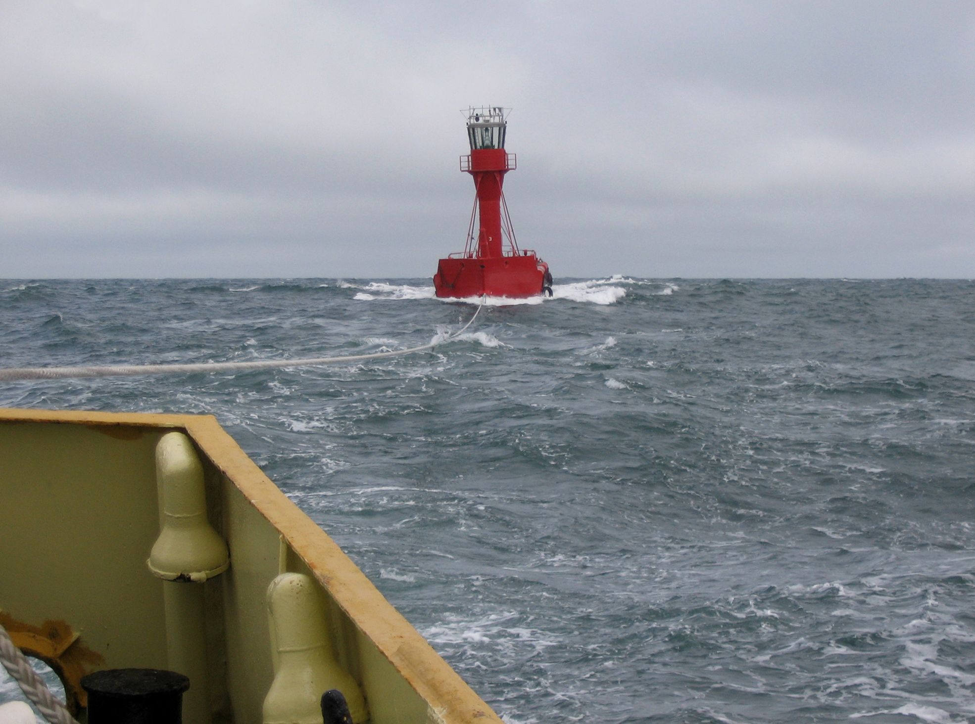 MV-Mair-towing-Lilghtfloat-N03-to-Swansea.jpg